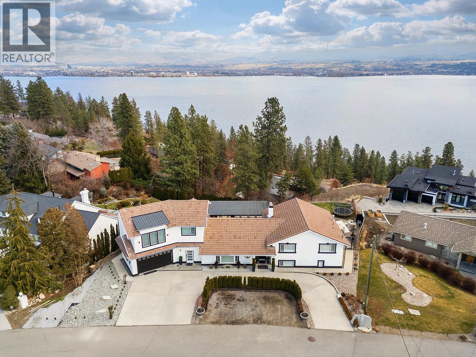 












3025 Wales Road

,
West Kelowna,




British Columbia
V1Z2A7

