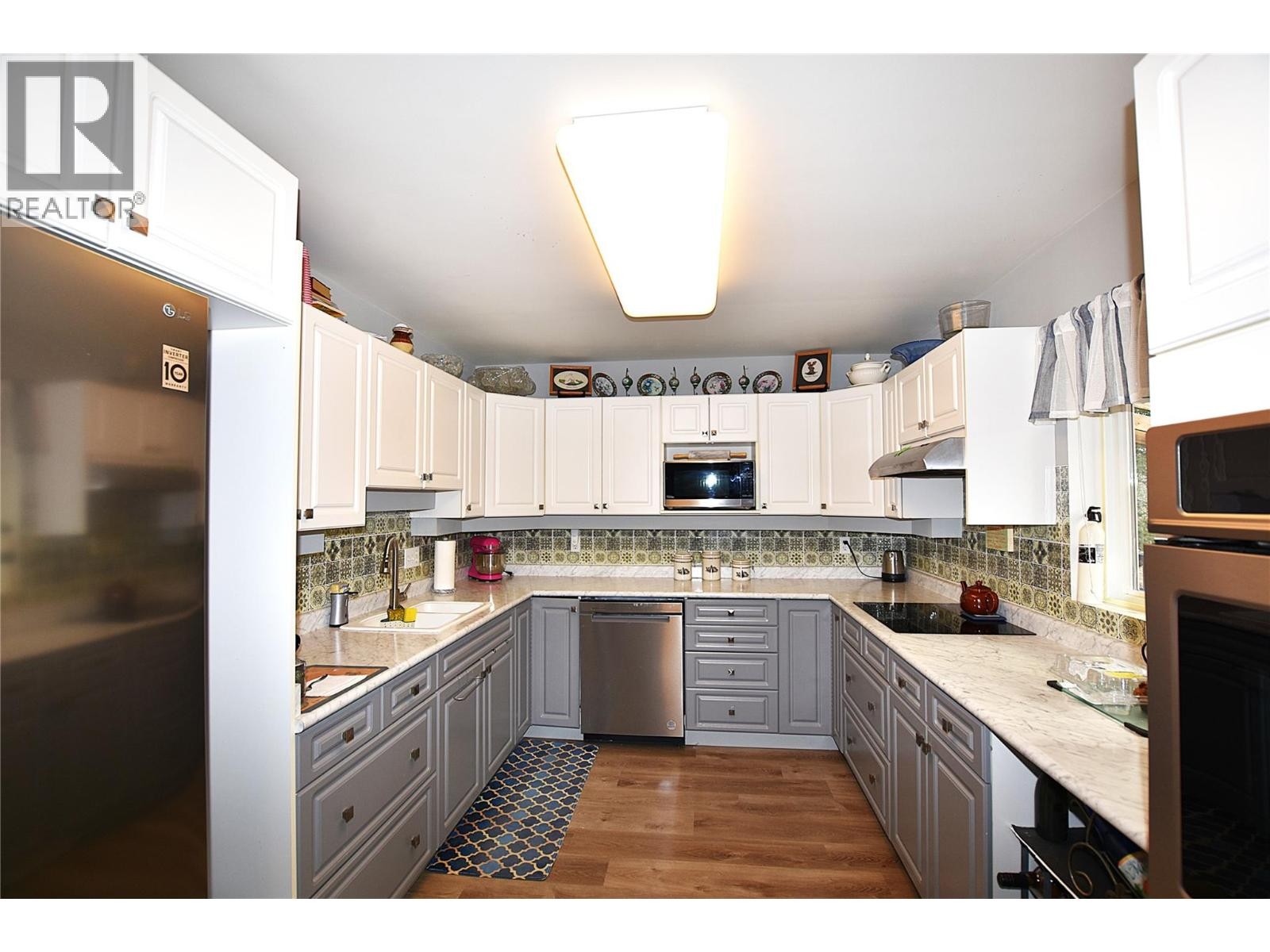 












145 Falcon Avenue

,
Vernon,




British Columbia
V1H2A1

