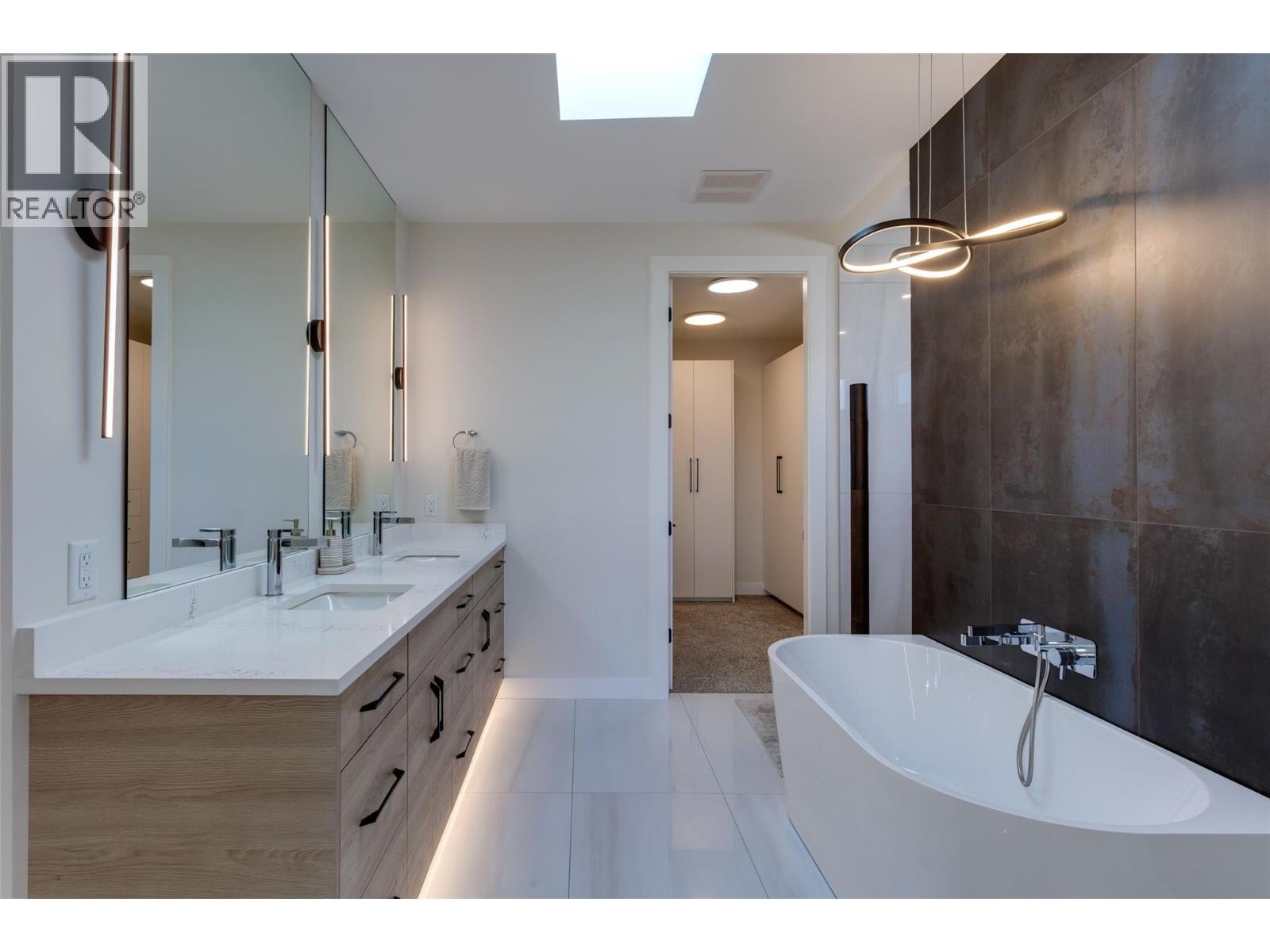 












703 Carnoustie Drive

,
Kelowna,




British Columbia
V1P1V2

