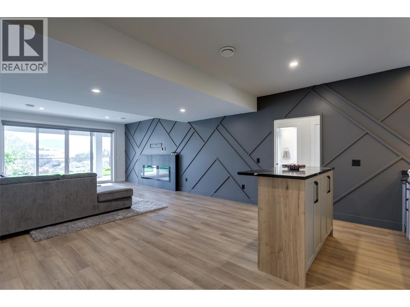 












703 Carnoustie Drive

,
Kelowna,




British Columbia
V1P1V2

