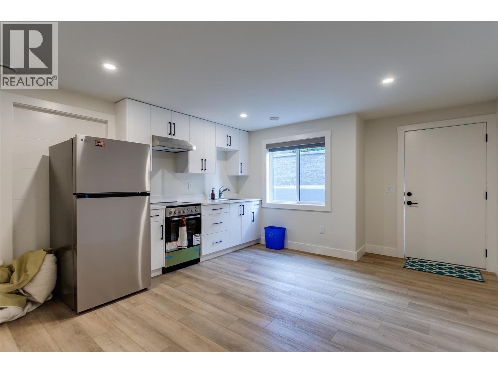 












703 Carnoustie Drive

,
Kelowna,




British Columbia
V1P1V2

