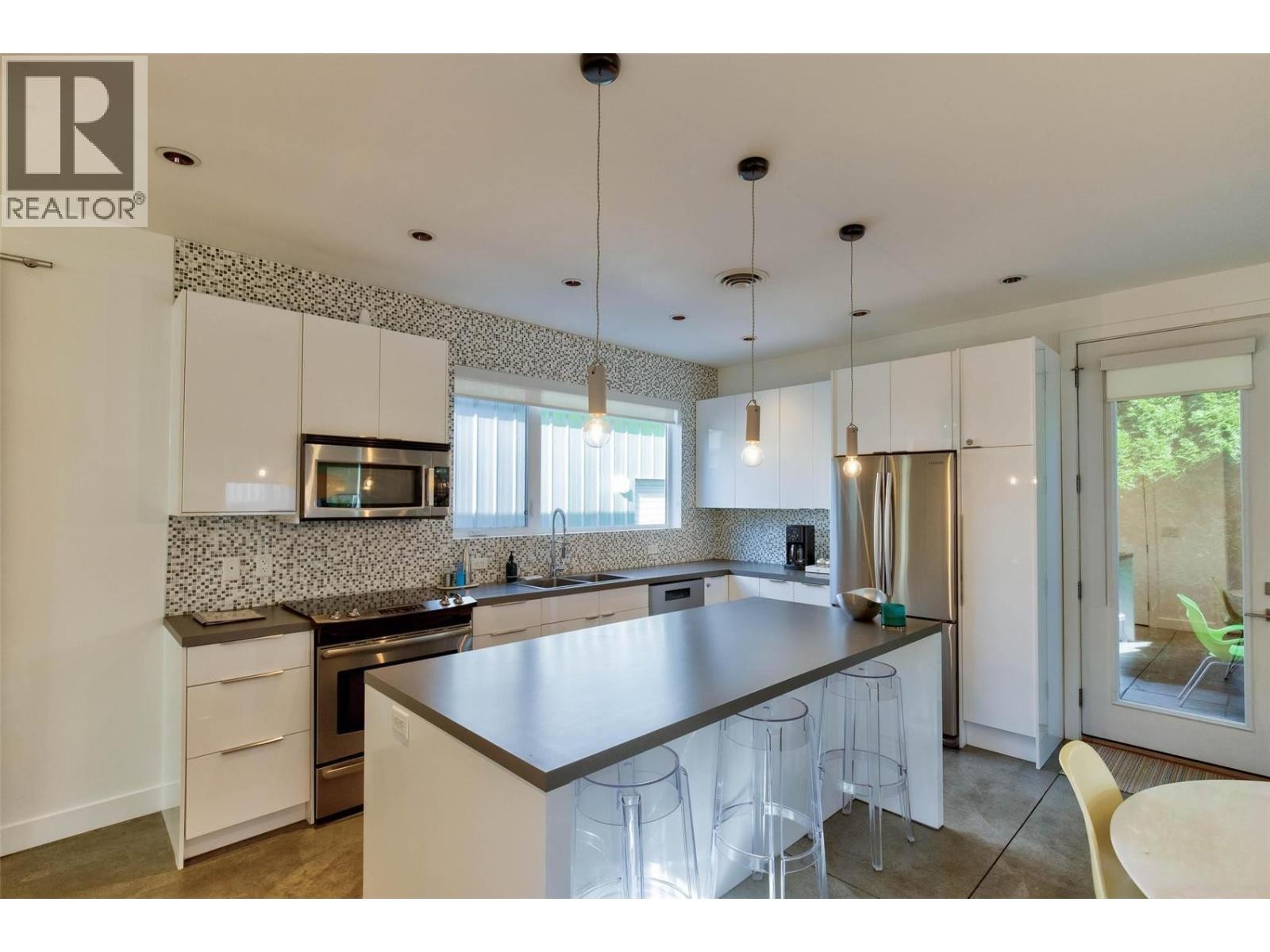 












751 + 753 Martin Avenue N

,
Kelowna,




British Columbia
V1Y6V4

