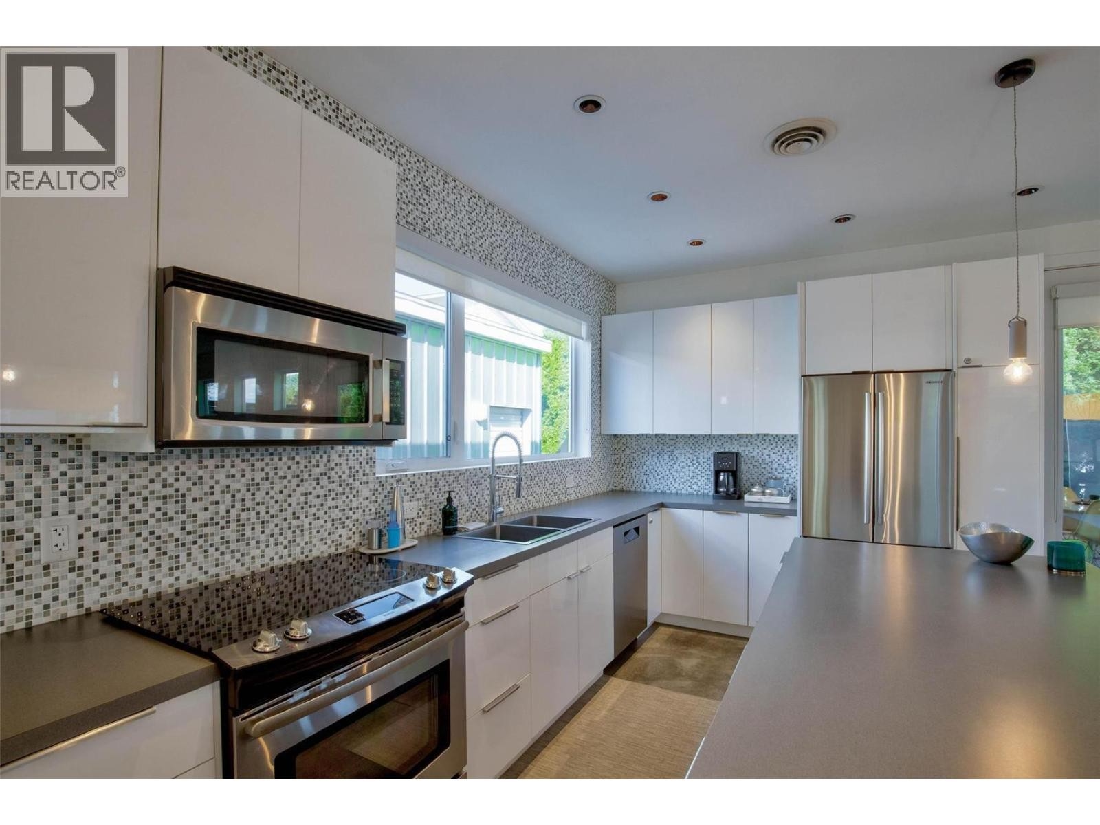 












751 + 753 Martin Avenue N

,
Kelowna,




British Columbia
V1Y6V4

