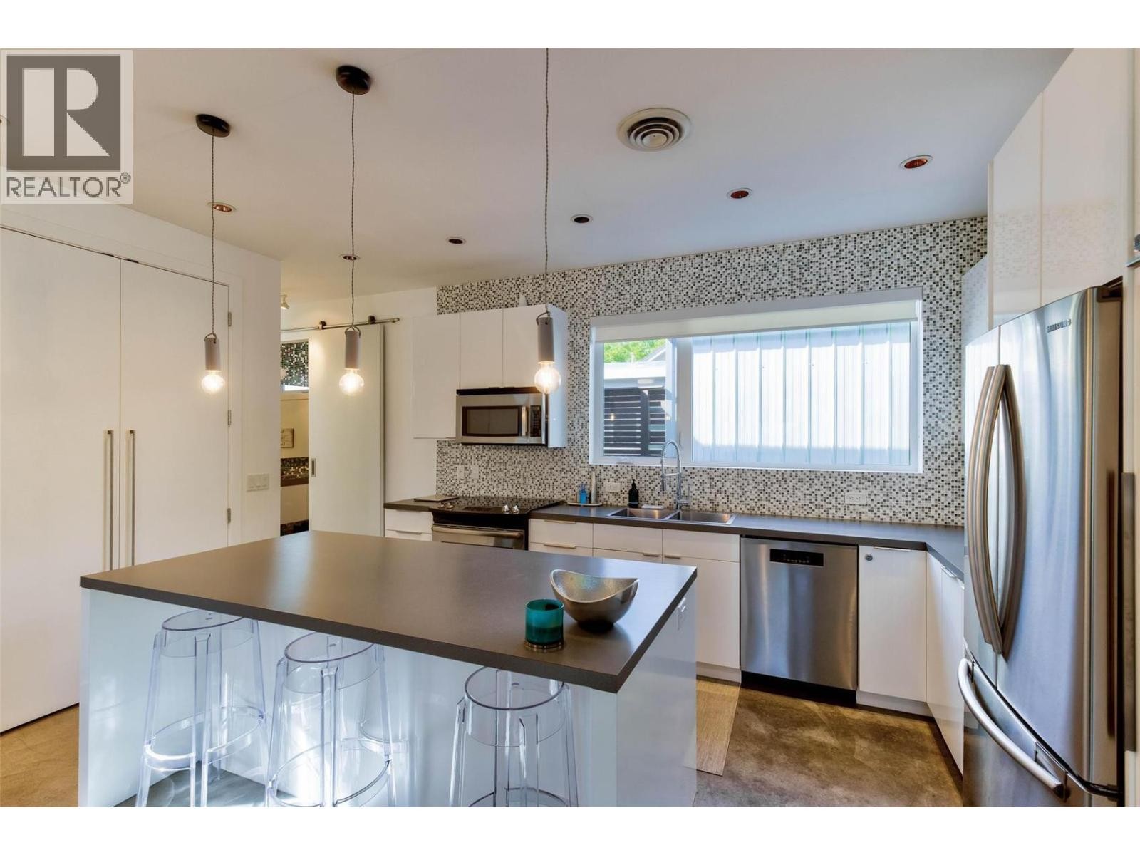 












751 + 753 Martin Avenue N

,
Kelowna,




British Columbia
V1Y6V4

