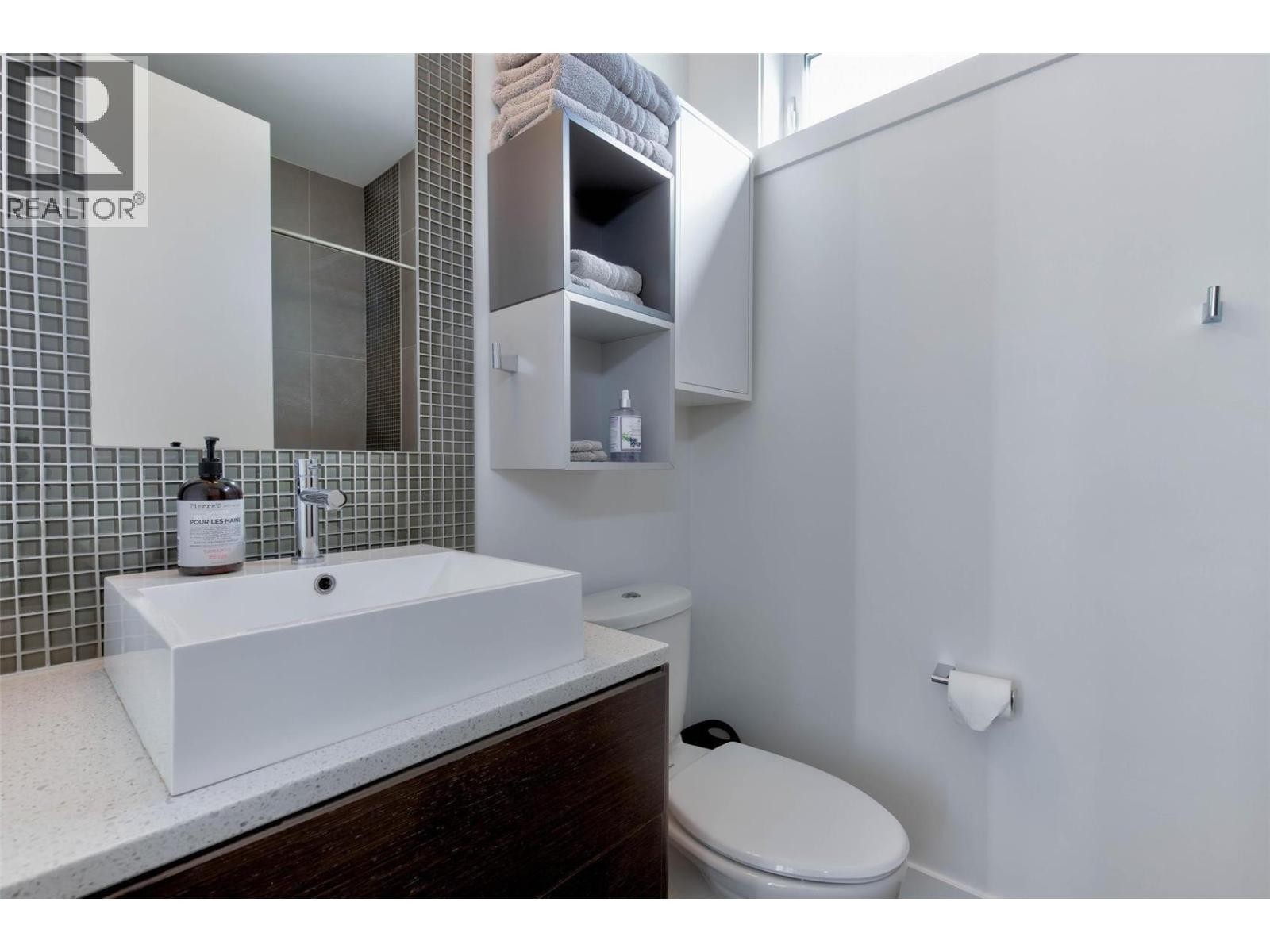 












751 + 753 Martin Avenue N

,
Kelowna,




British Columbia
V1Y6V4

