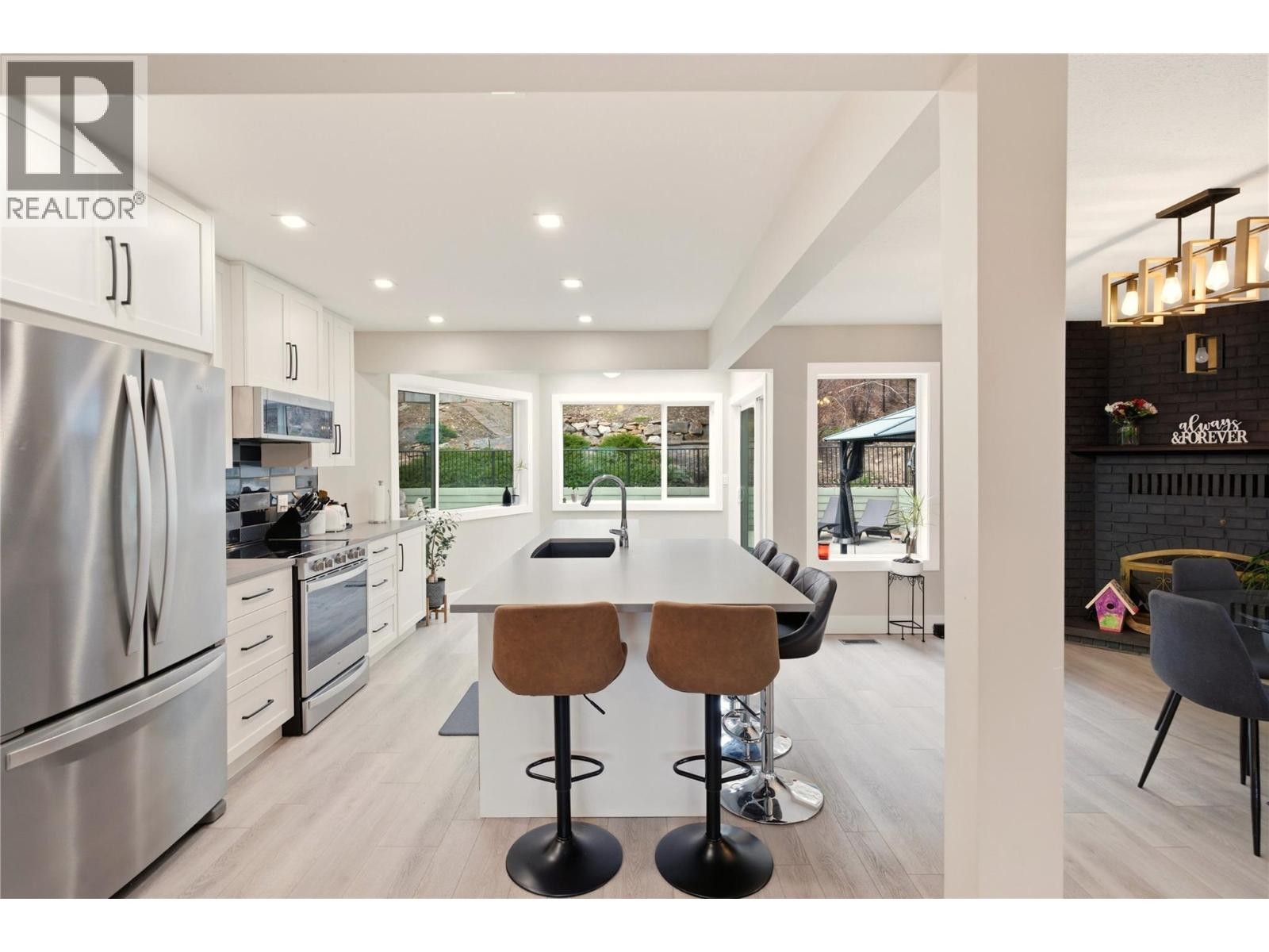 












2218 Omineca Place

,
Kelowna,




British Columbia
V1V1H7

