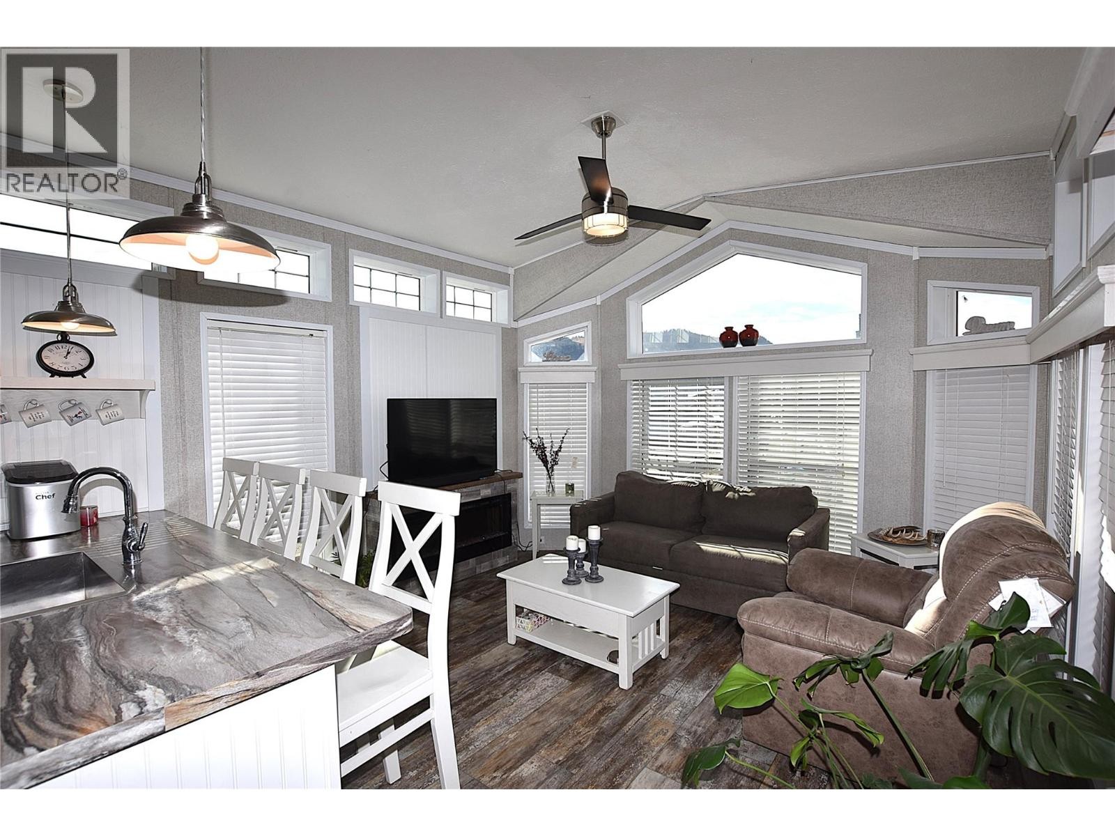 












65 Antoine Unit# 5

,
Vernon,







British Columbia
V1H2A3

