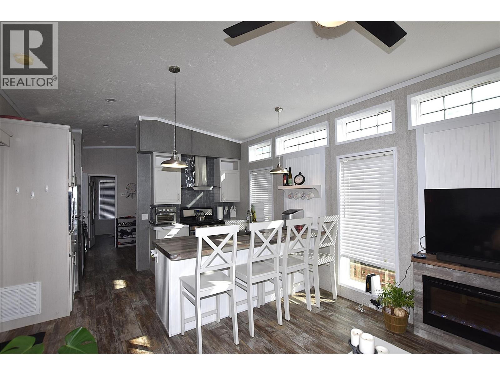 












65 Antoine Unit# 5

,
Vernon,







British Columbia
V1H2A3

