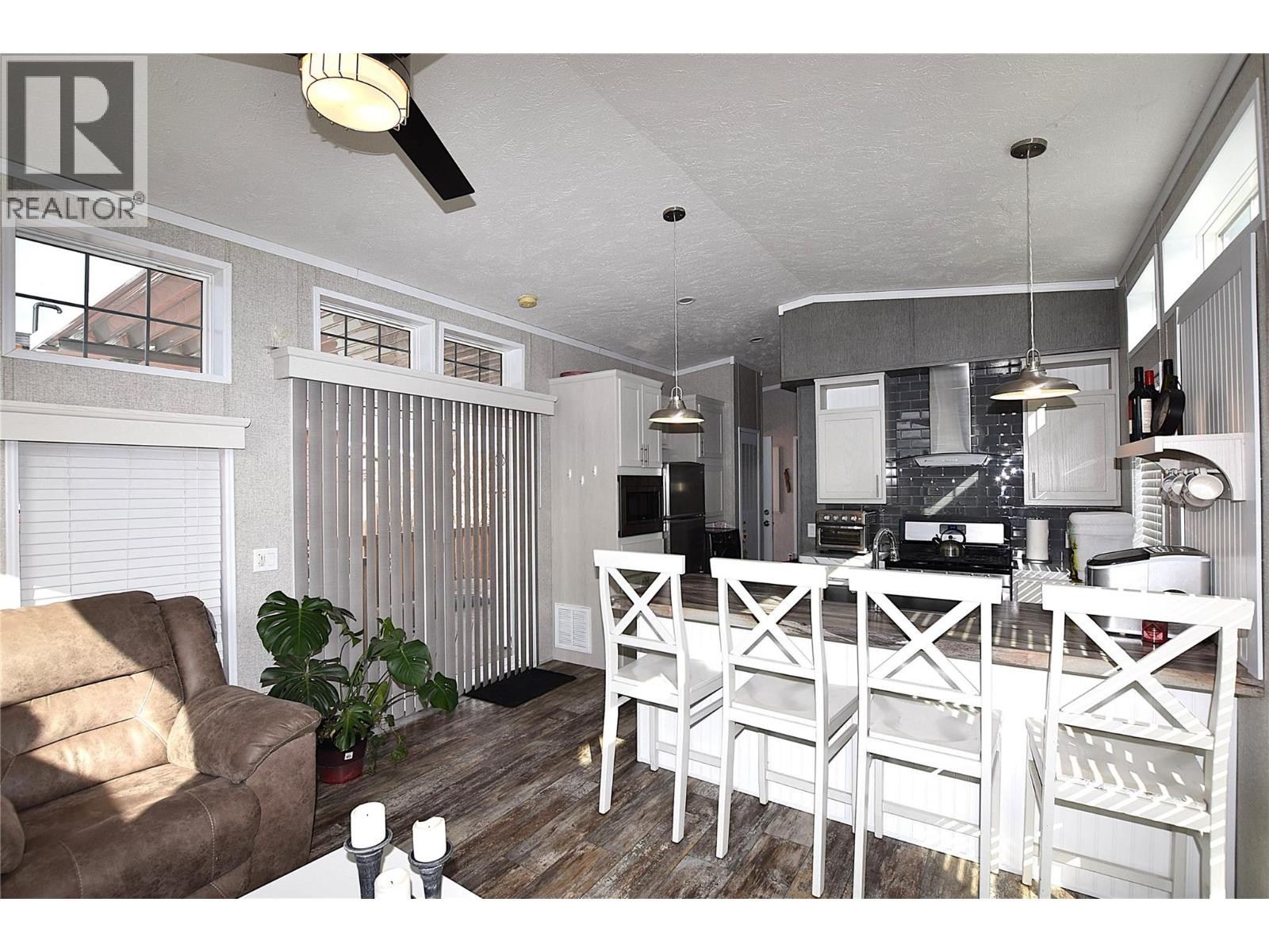 












65 Antoine Unit# 5

,
Vernon,







British Columbia
V1H2A3

