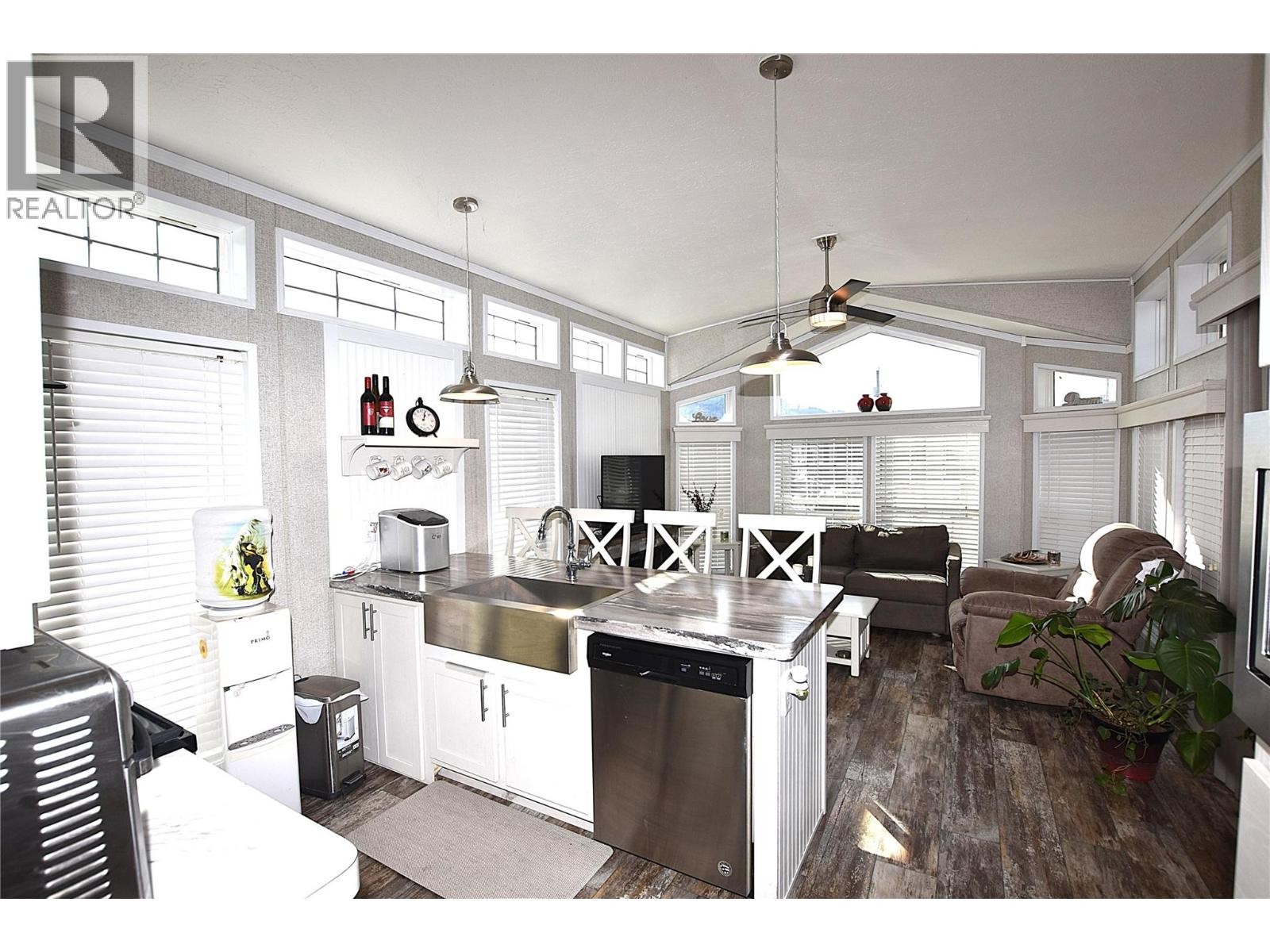 












65 Antoine Unit# 5

,
Vernon,







British Columbia
V1H2A3

