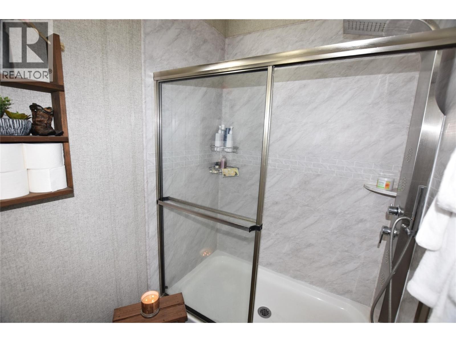 












65 Antoine Unit# 5

,
Vernon,







British Columbia
V1H2A3

