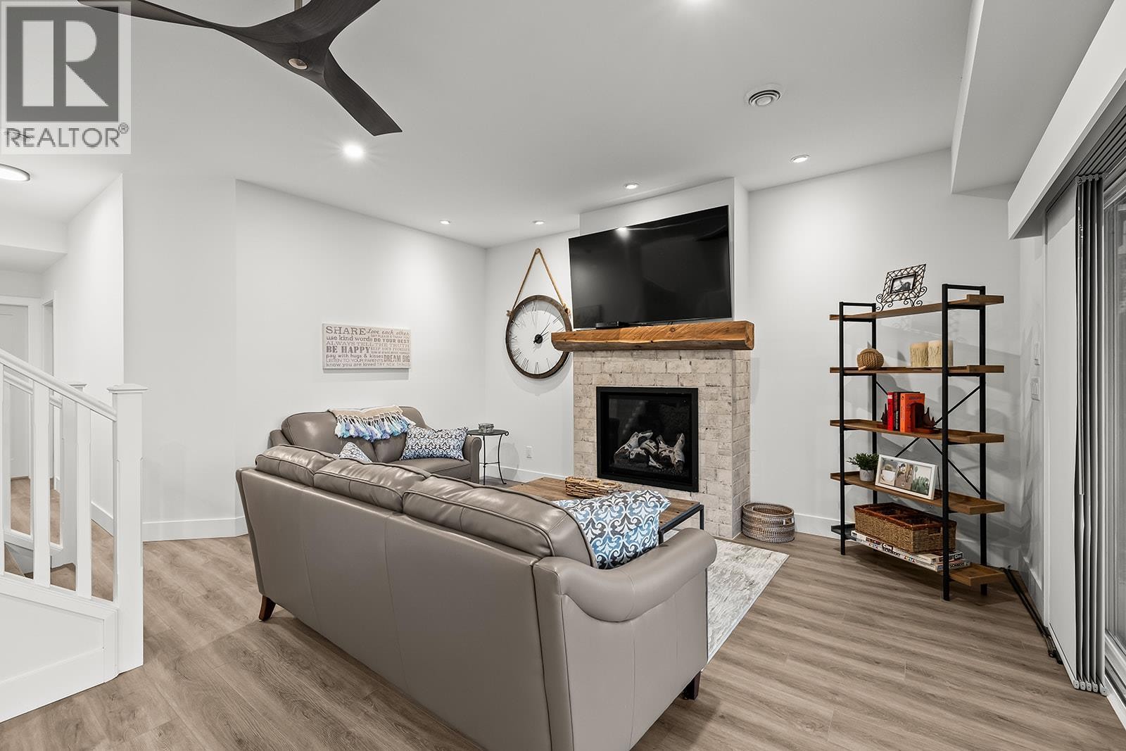 












2450 Radio Tower Road Unit# 165

,
Osoyoos,




British Columbia
V0H1T1

