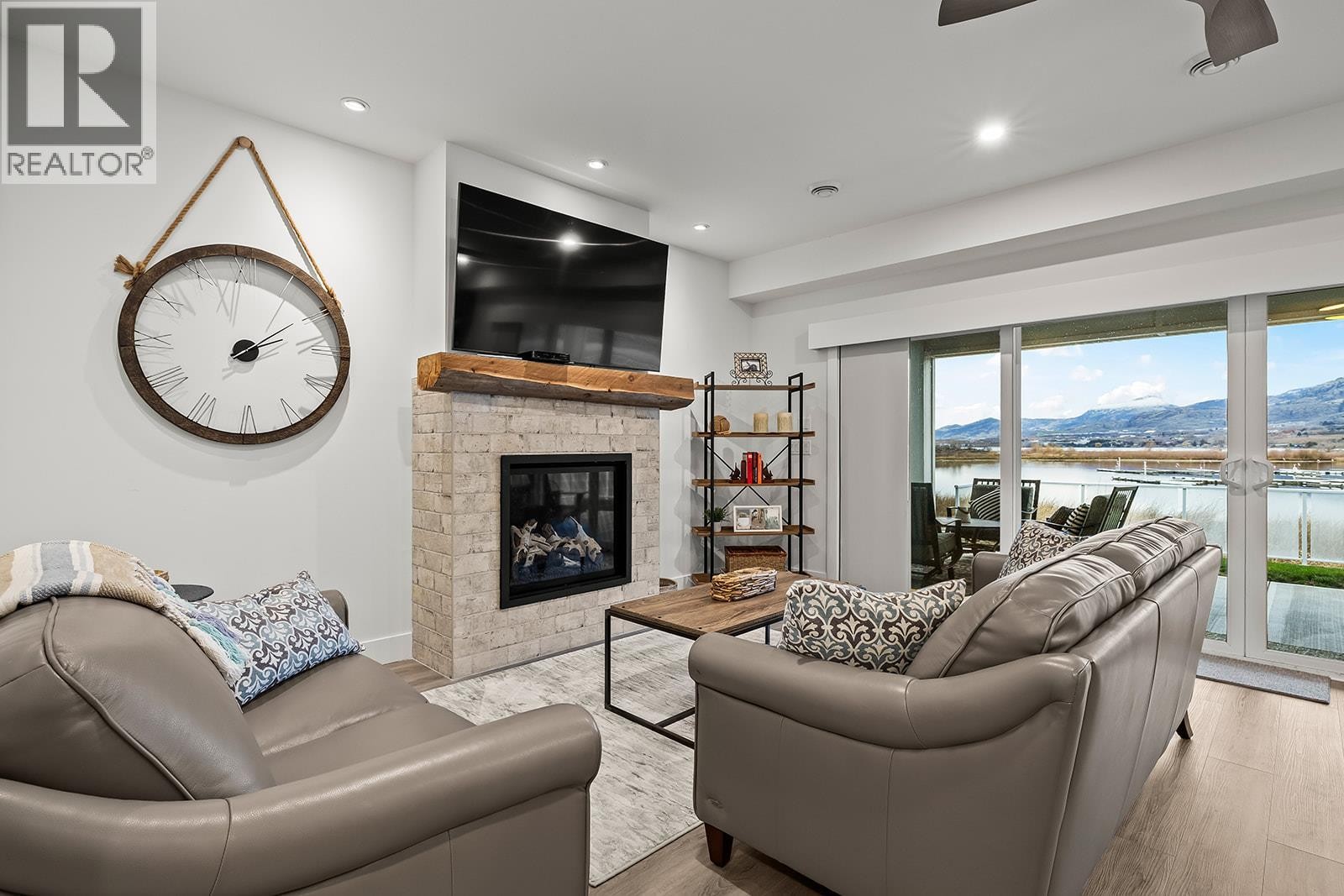 












2450 Radio Tower Road Unit# 165

,
Osoyoos,




British Columbia
V0H1T1

