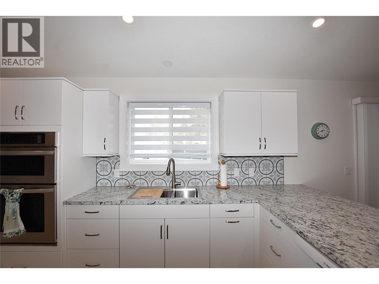 












233 234 Falcon Avenue

,
Vernon,




British Columbia
V1H2A1

