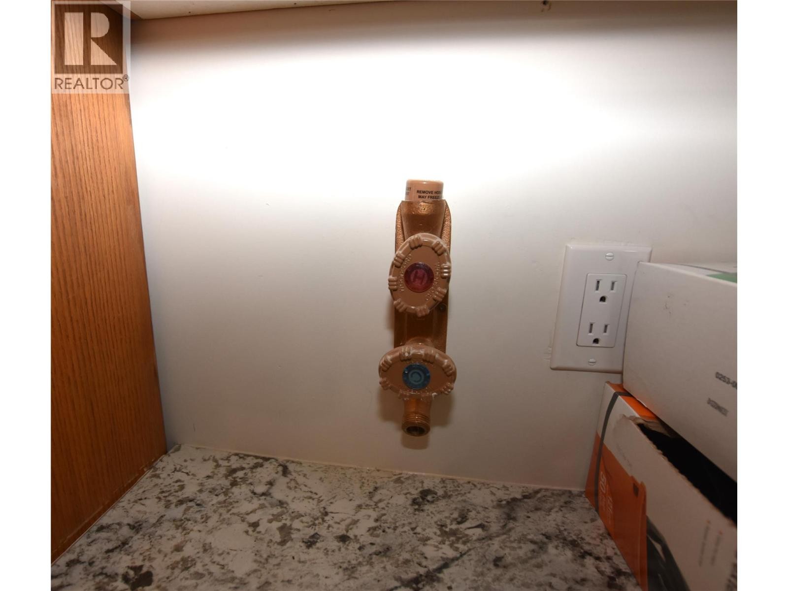 












233 234 Falcon Avenue

,
Vernon,




British Columbia
V1H2A1

