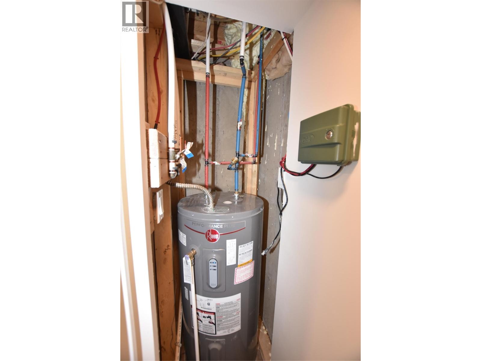 












233 234 Falcon Avenue

,
Vernon,




British Columbia
V1H2A1

