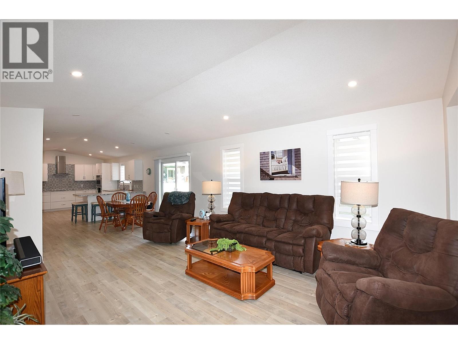 












233 234 Falcon Avenue

,
Vernon,




British Columbia
V1H2A1

