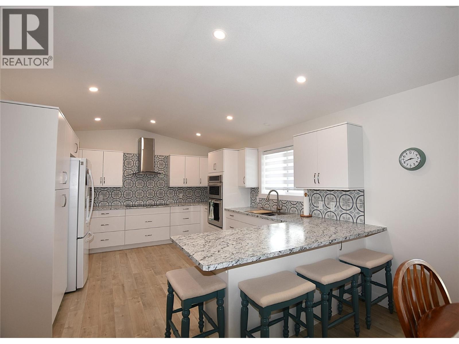 












233 234 Falcon Avenue

,
Vernon,




British Columbia
V1H2A1

