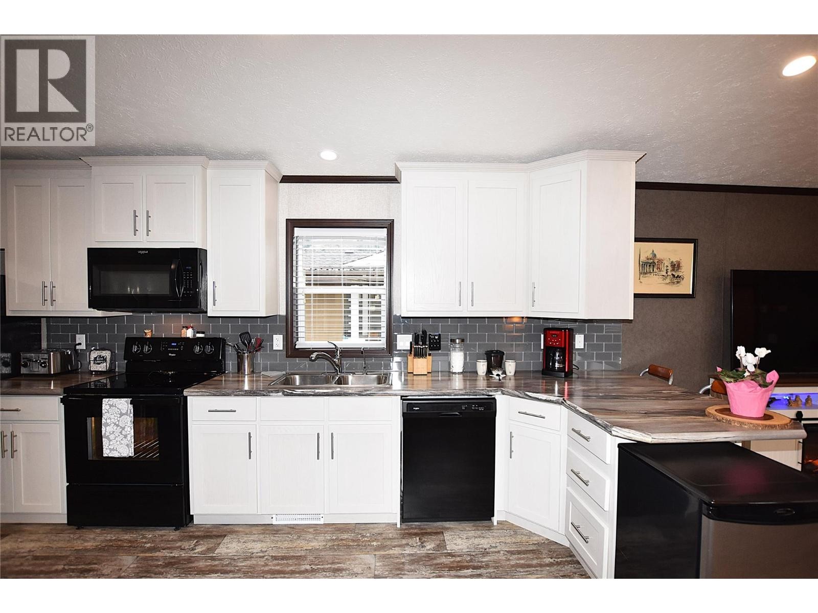 












61 Antoine Road Unit# 8

,
Vernon,




British Columbia
V1H2A3

