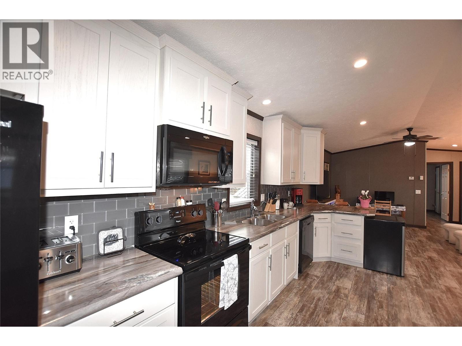 












61 Antoine Road Unit# 8

,
Vernon,




British Columbia
V1H2A3

