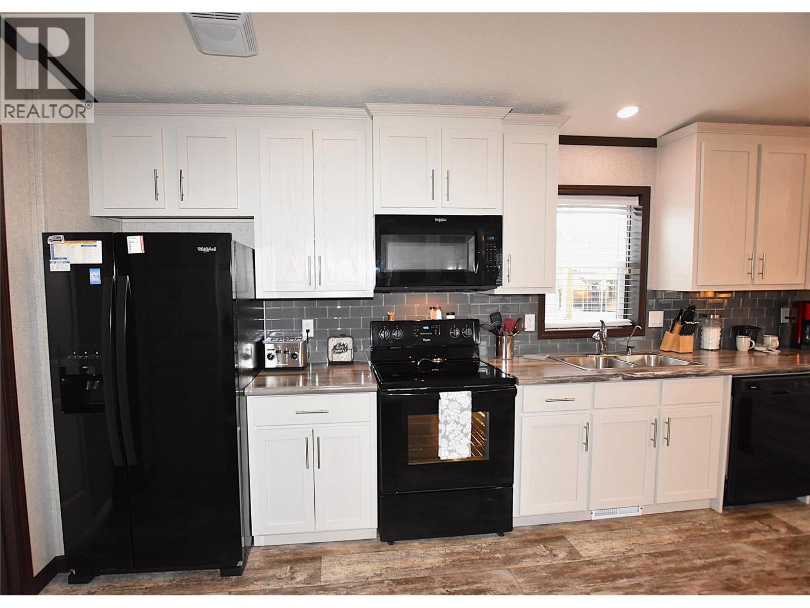 












61 Antoine Road Unit# 8

,
Vernon,




British Columbia
V1H2A3

