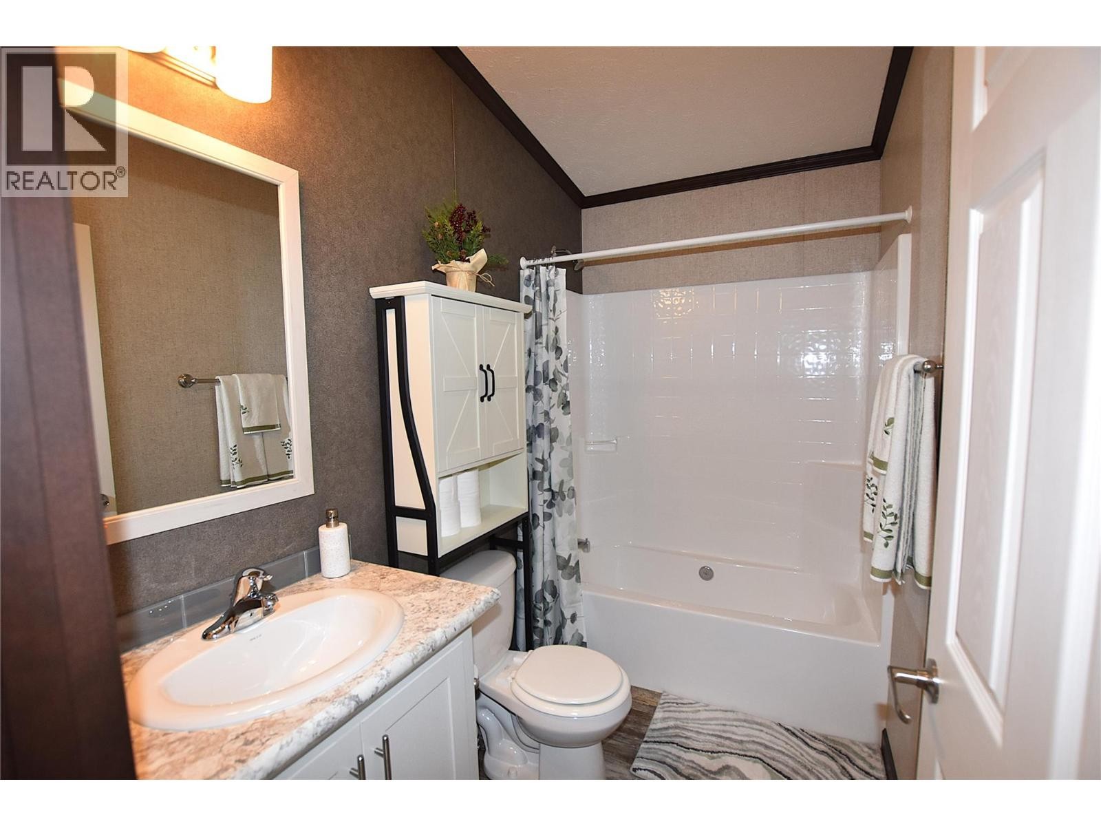 












61 Antoine Road Unit# 8

,
Vernon,




British Columbia
V1H2A3

