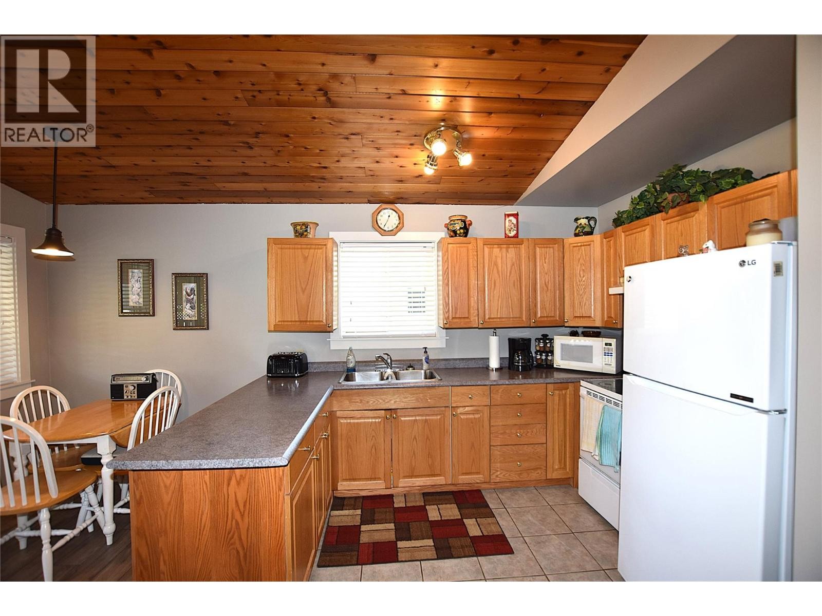 












190 Falcon Avenue

,
Vernon,




British Columbia
V1H2A1

