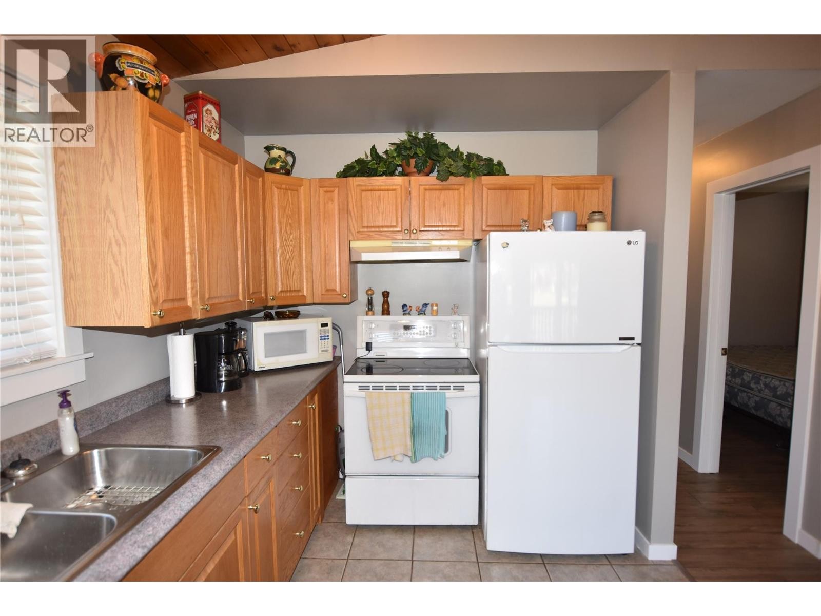 












190 Falcon Avenue

,
Vernon,




British Columbia
V1H2A1

