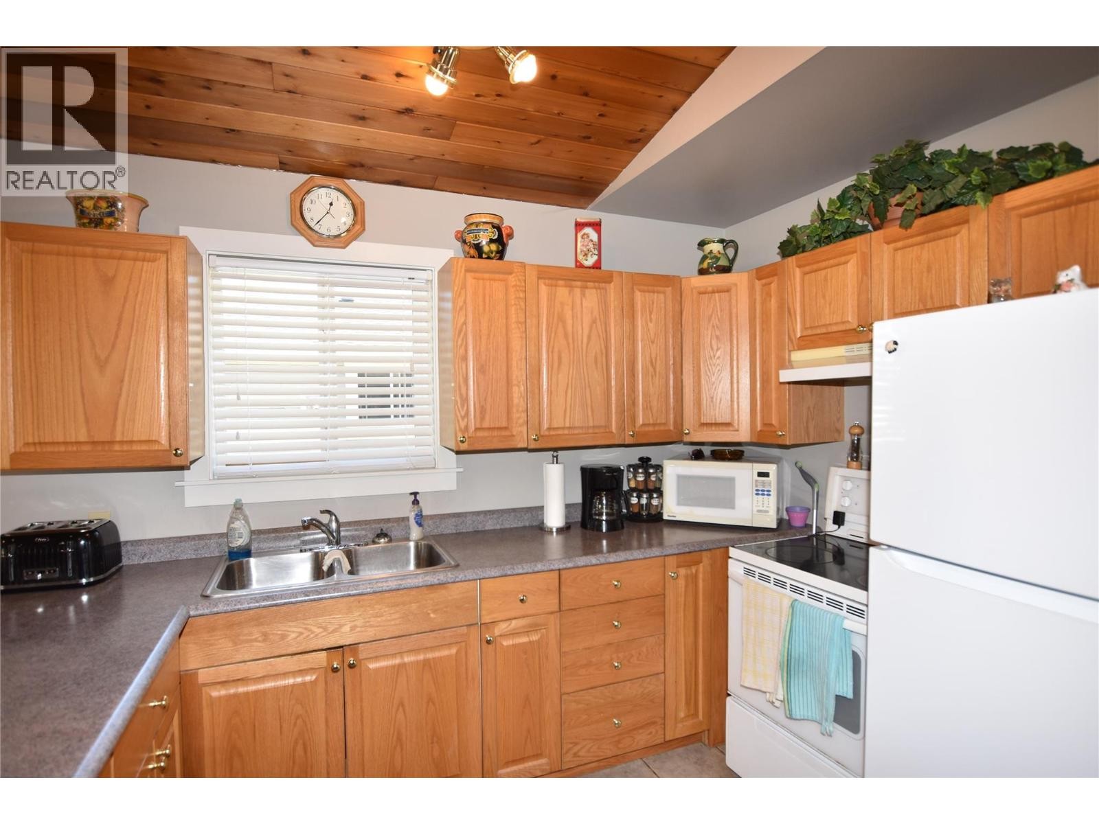 












190 Falcon Avenue

,
Vernon,




British Columbia
V1H2A1

