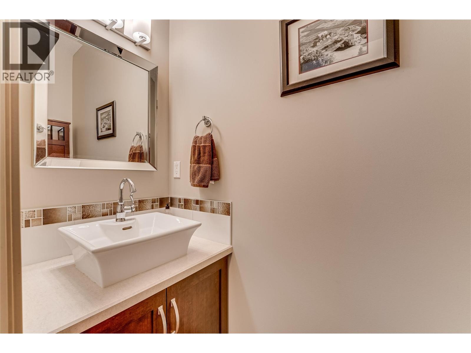 












270 Grouse Avenue

,
Vernon,




British Columbia
V1H2A1

