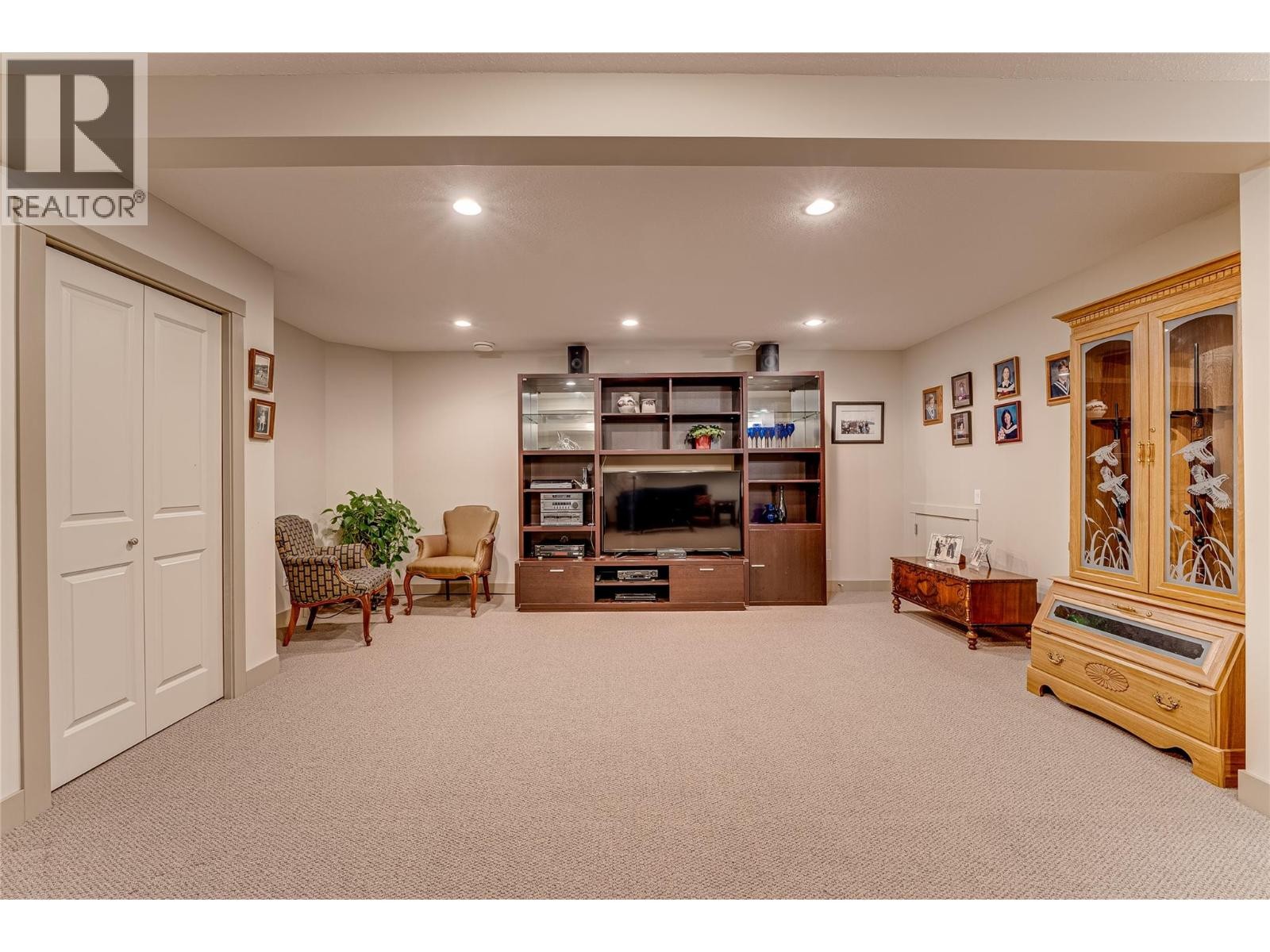 












270 Grouse Avenue

,
Vernon,




British Columbia
V1H2A1

