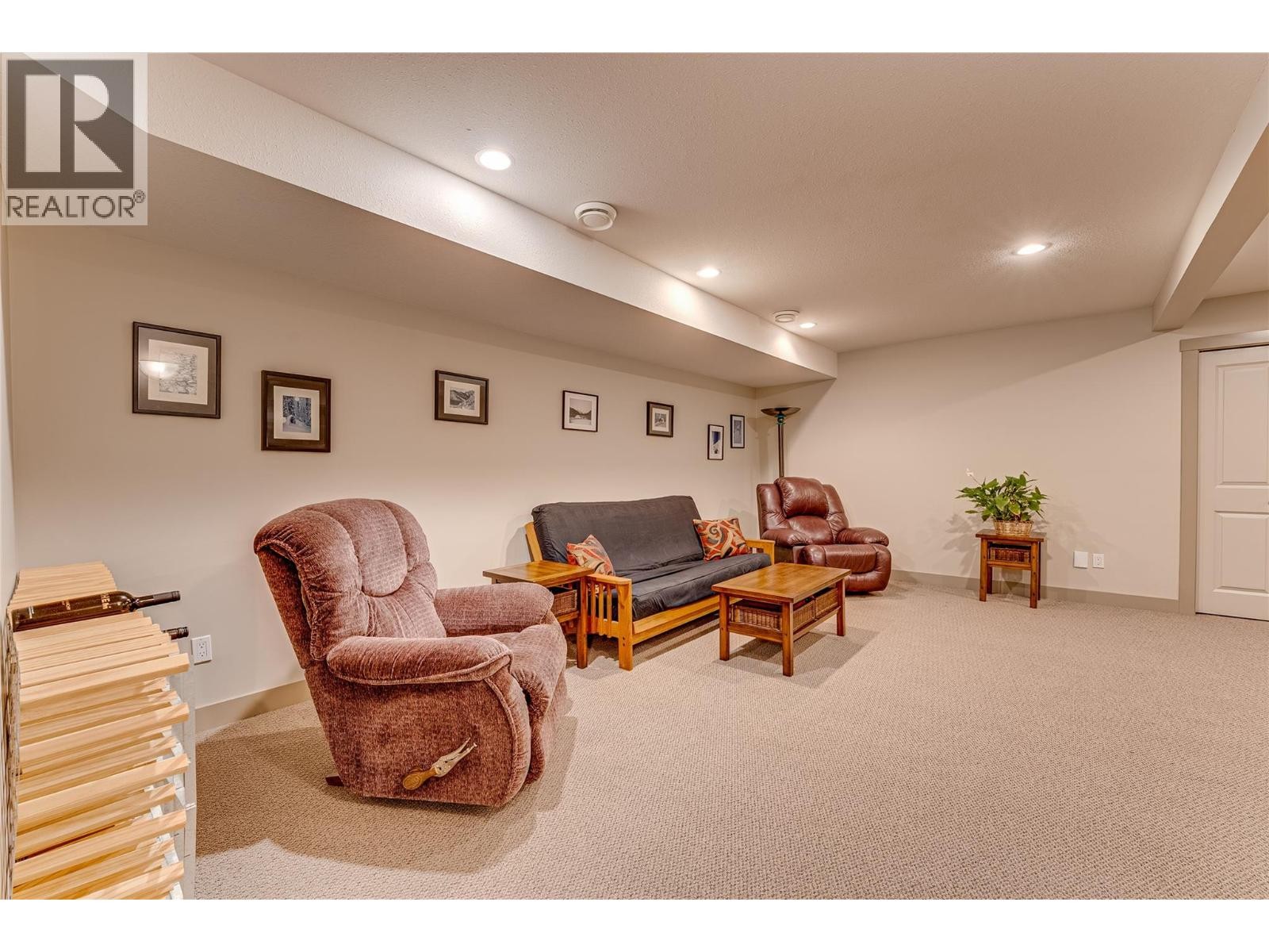 












270 Grouse Avenue

,
Vernon,




British Columbia
V1H2A1

