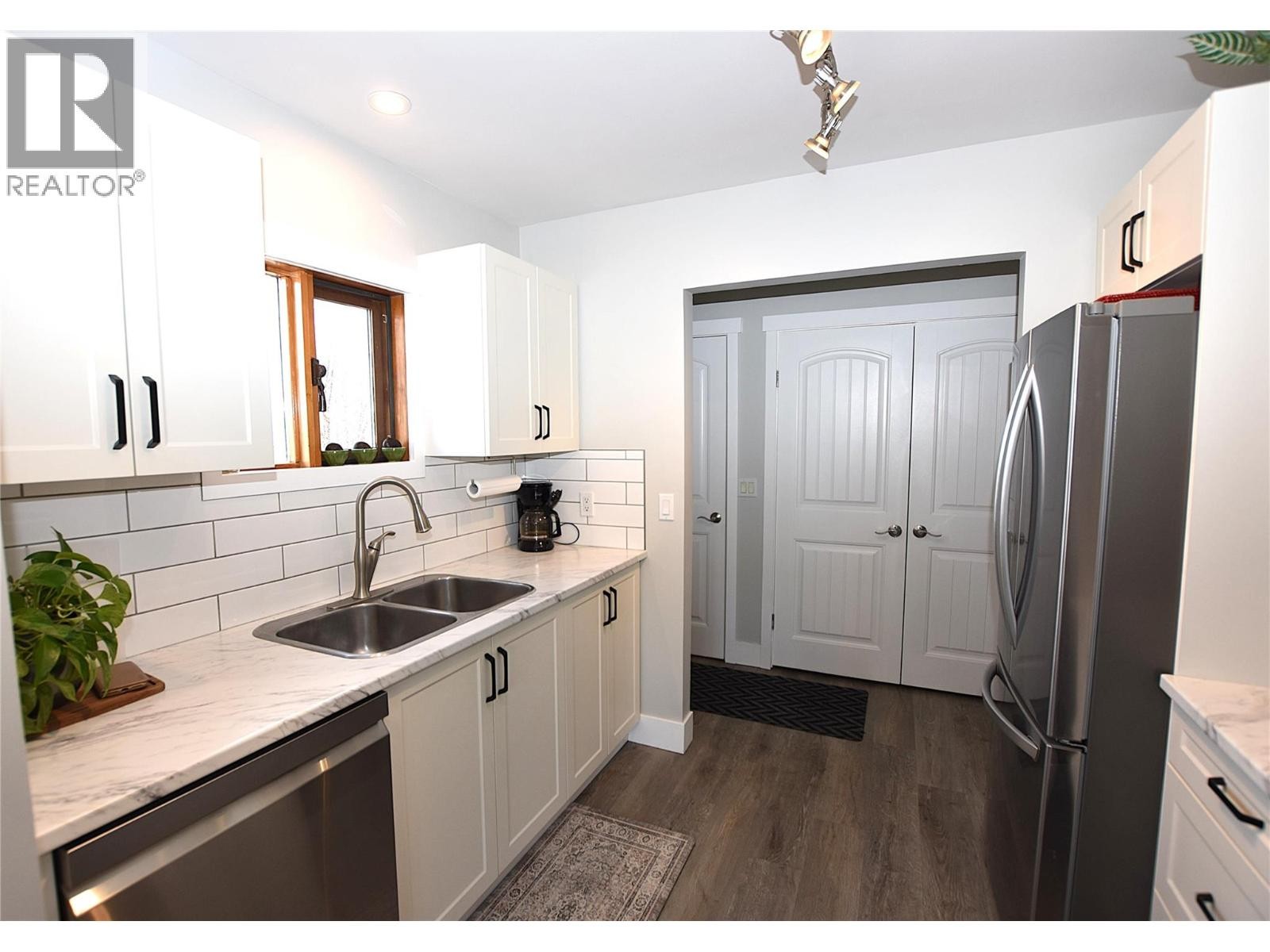 












191 Falcon Avenue

,
Vernon,




British Columbia
V1H2A1

