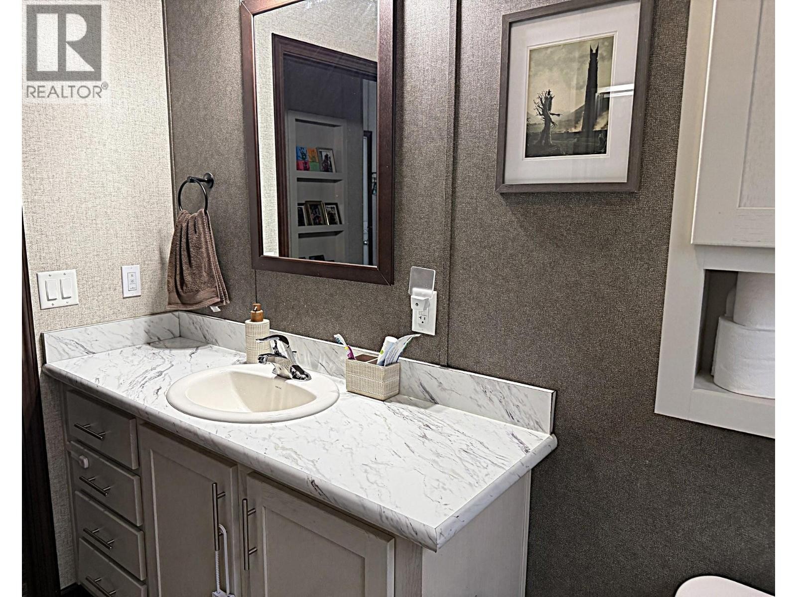 












65 Antoine Road Unit# 3

,
Vernon,




British Columbia
V1H2A3

