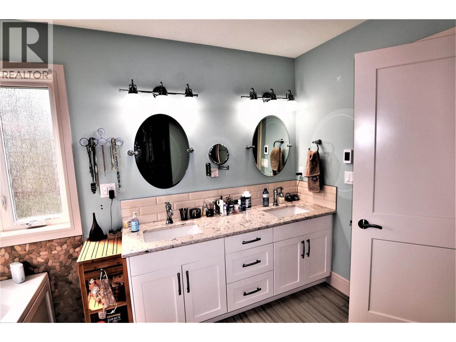 












129 Deer Street

,
Vernon,




British Columbia
V1H2A1

