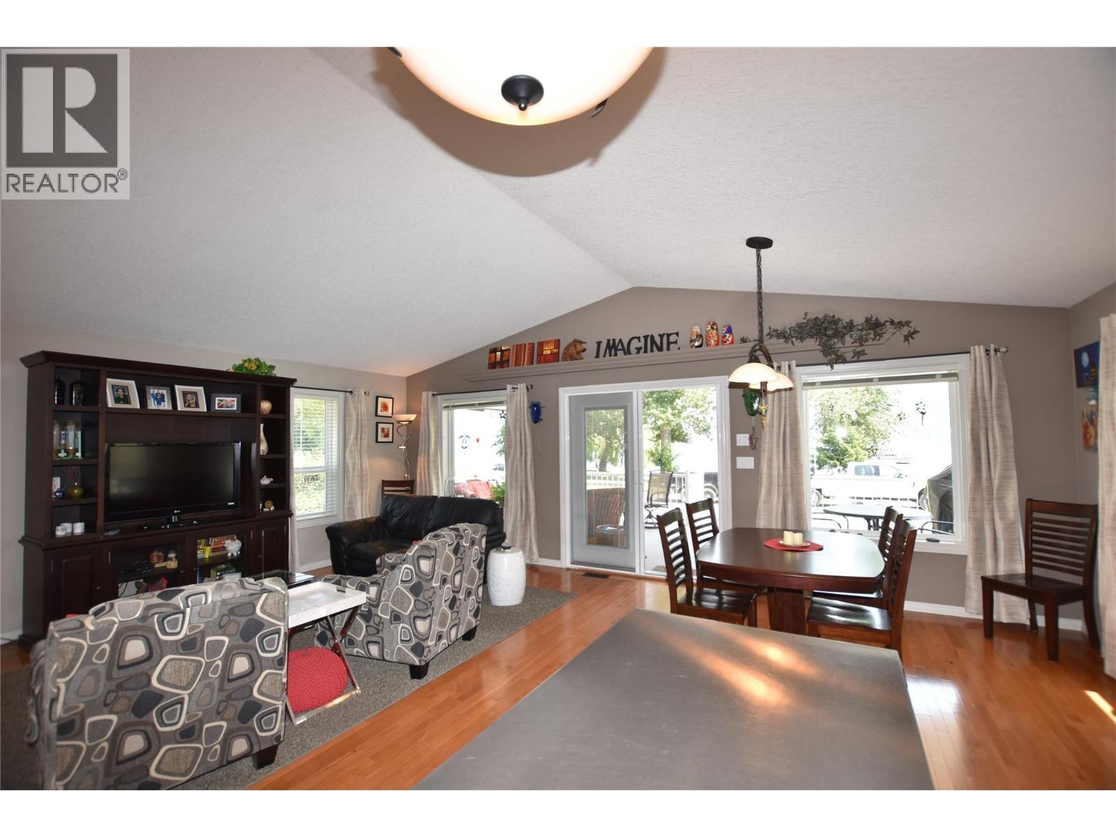 












39 Lakeshore Drive

,
Vernon,




British Columbia
V1H2A1

