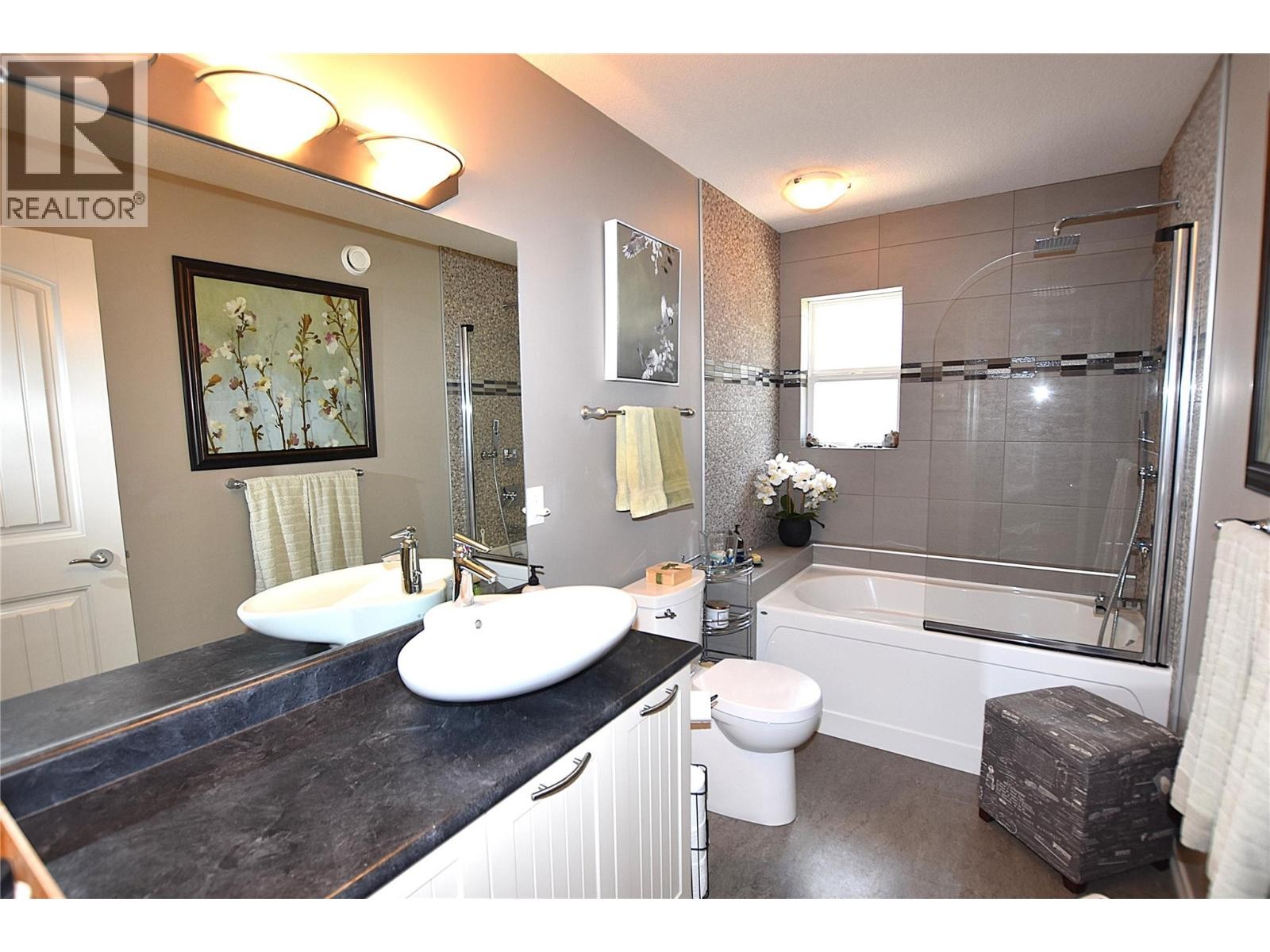 












39 Lakeshore Drive

,
Vernon,




British Columbia
V1H2A1

