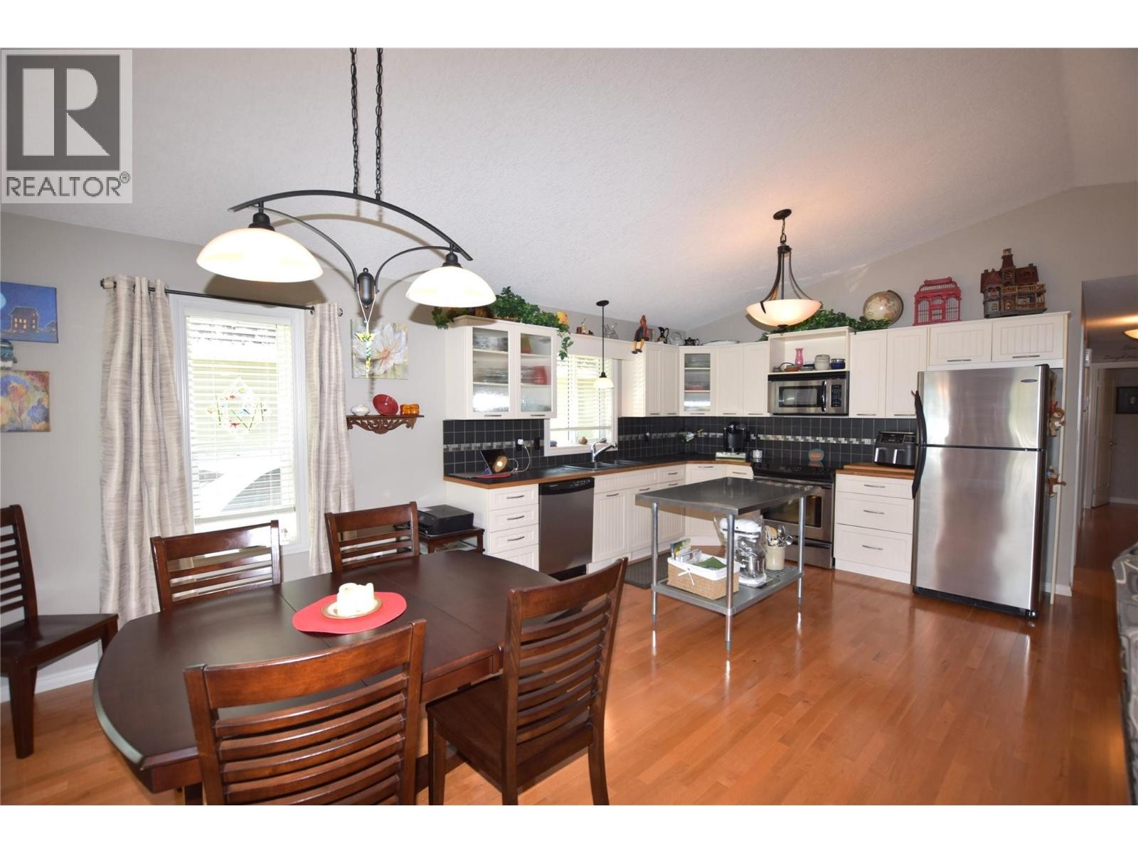 












39 Lakeshore Drive

,
Vernon,




British Columbia
V1H2A1

