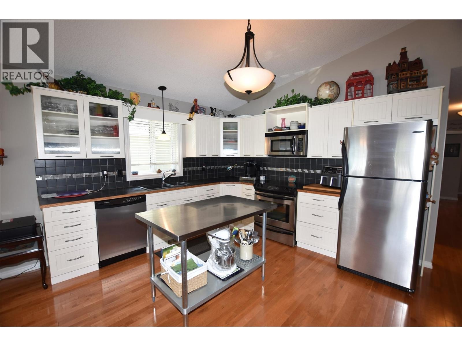 












39 Lakeshore Drive

,
Vernon,




British Columbia
V1H2A1

