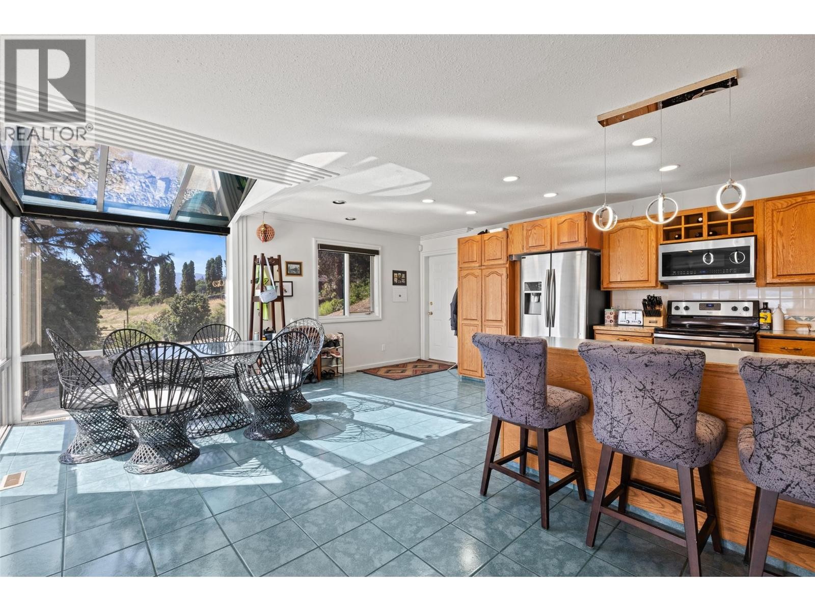 












2387 Campbell Road

,
West Kelowna,




British Columbia
V1Z1S9

