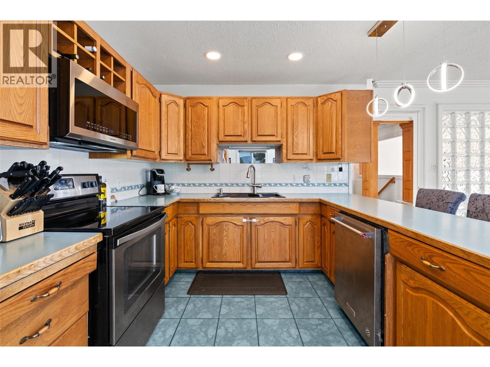 












2387 Campbell Road

,
West Kelowna,




British Columbia
V1Z1S9

