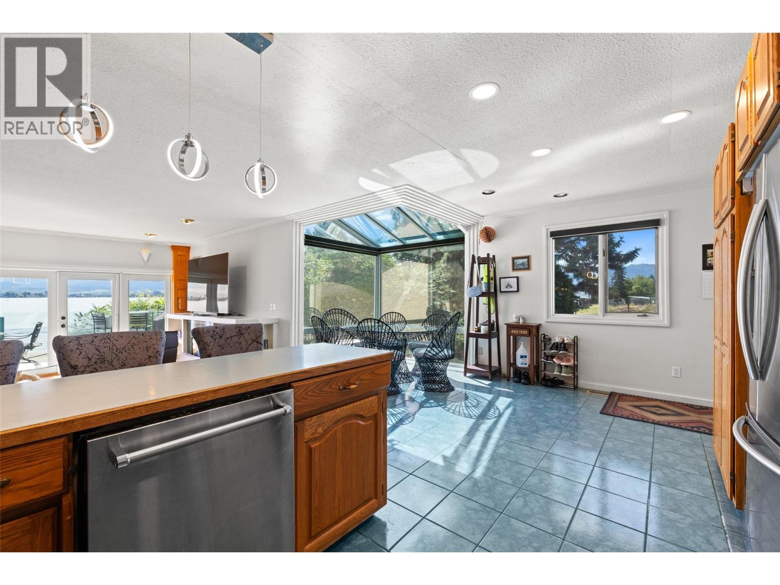 












2387 Campbell Road

,
West Kelowna,




British Columbia
V1Z1S9

