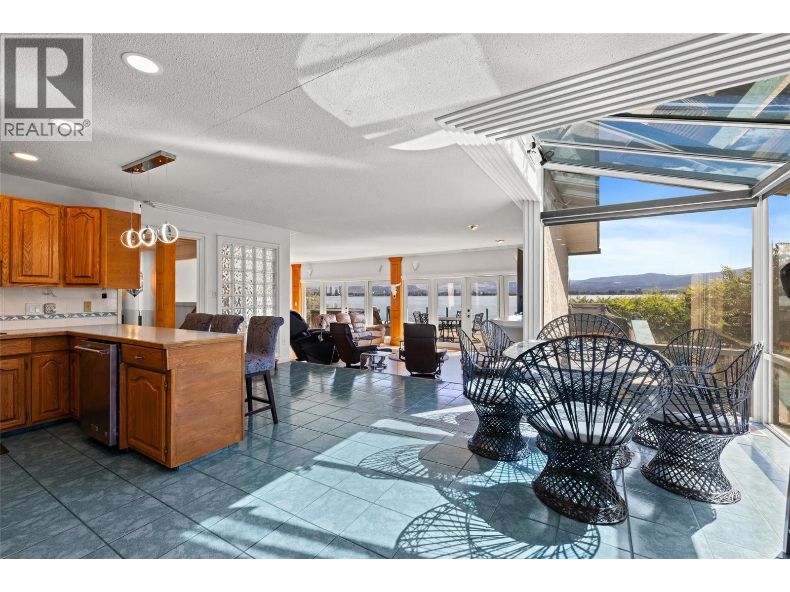 












2387 Campbell Road

,
West Kelowna,




British Columbia
V1Z1S9

