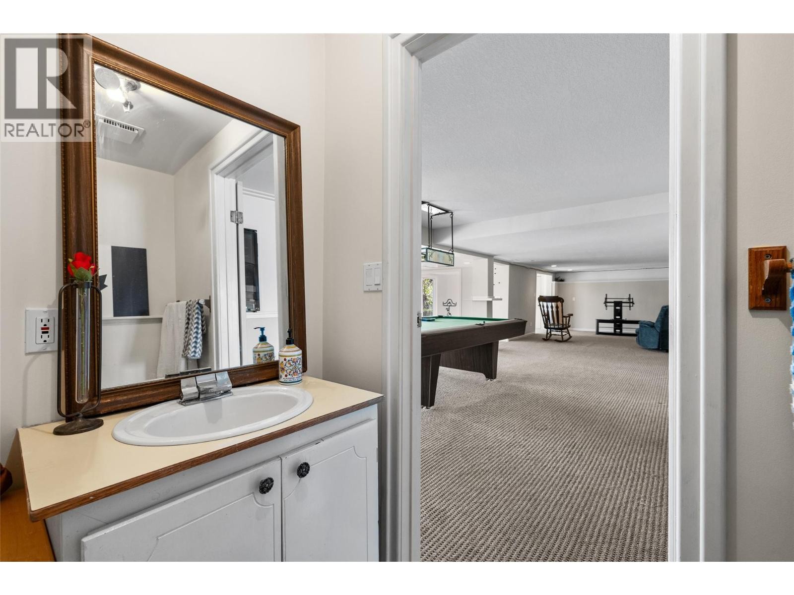 












2387 Campbell Road

,
West Kelowna,




British Columbia
V1Z1S9

