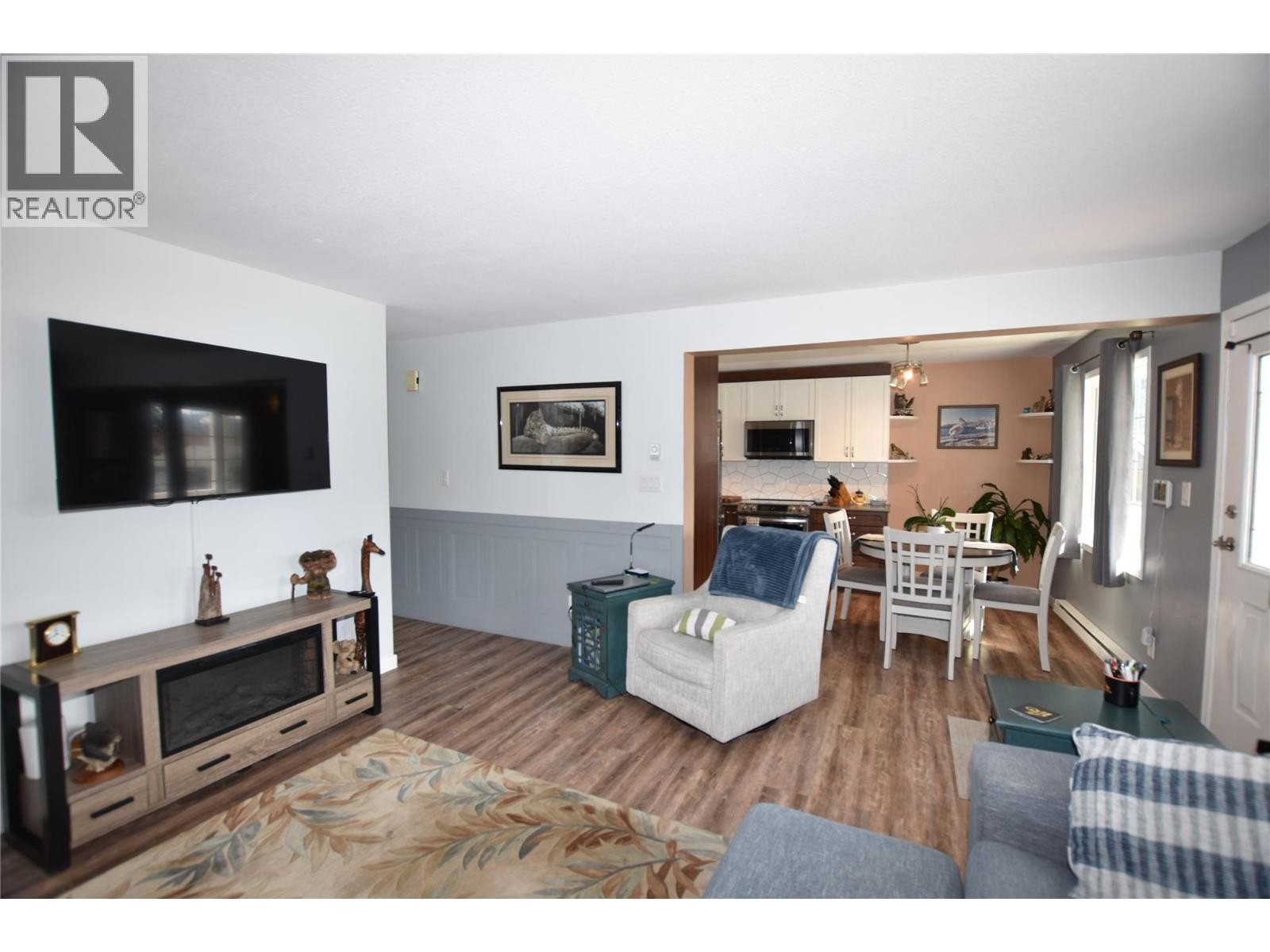 












441 Hummingbird Avenue

,
Vernon,




British Columbia
V1H2A1

