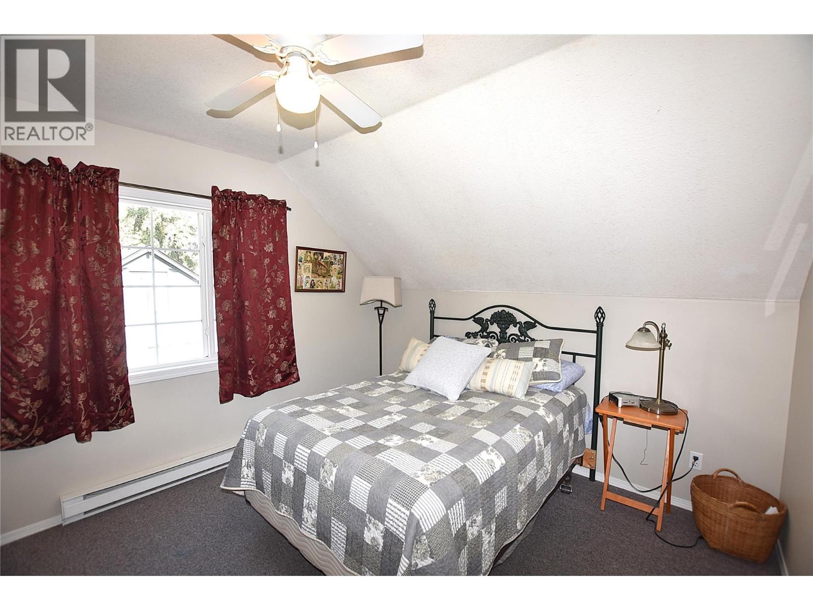 












441 Hummingbird Avenue

,
Vernon,




British Columbia
V1H2A1

