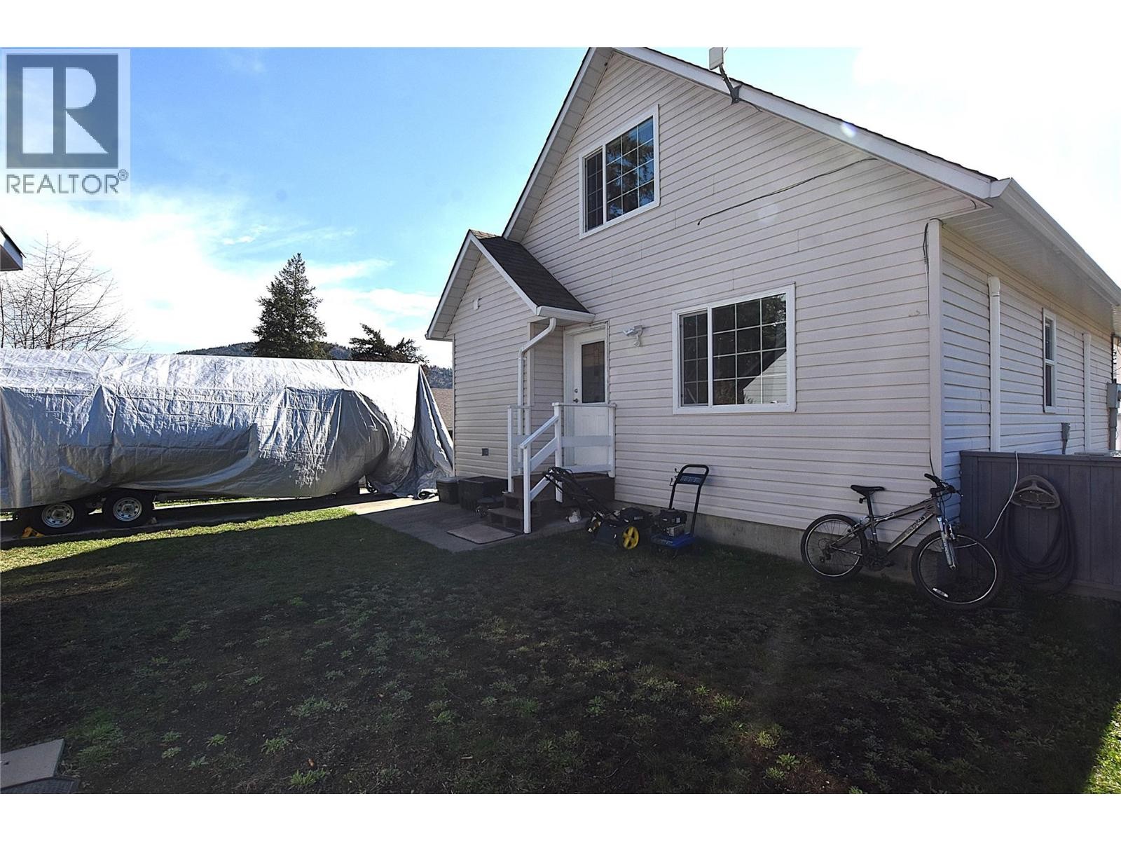 












441 Hummingbird Avenue

,
Vernon,




British Columbia
V1H2A1

