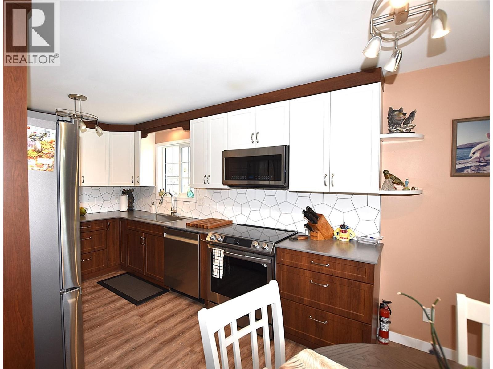 












441 Hummingbird Avenue

,
Vernon,




British Columbia
V1H2A1

