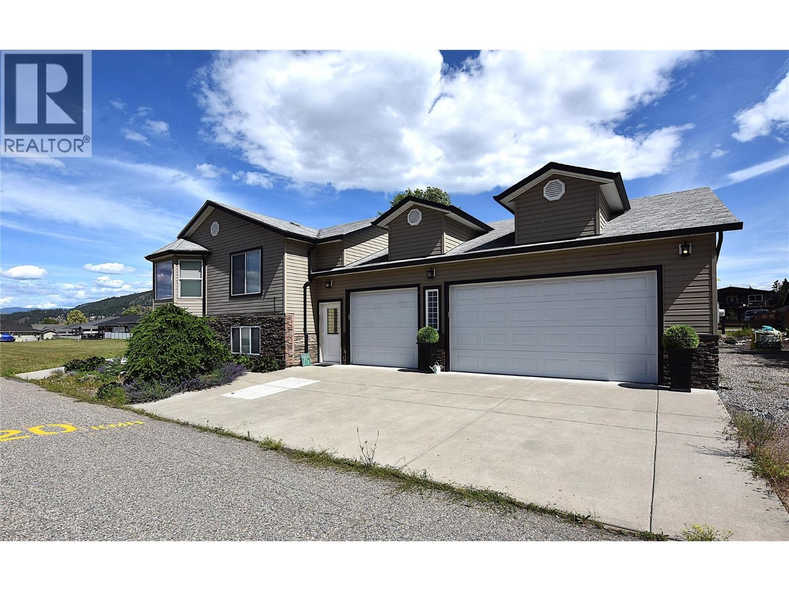 












635 636 Osprey Avenue

,
Vernon,




British Columbia
V1H2A1


