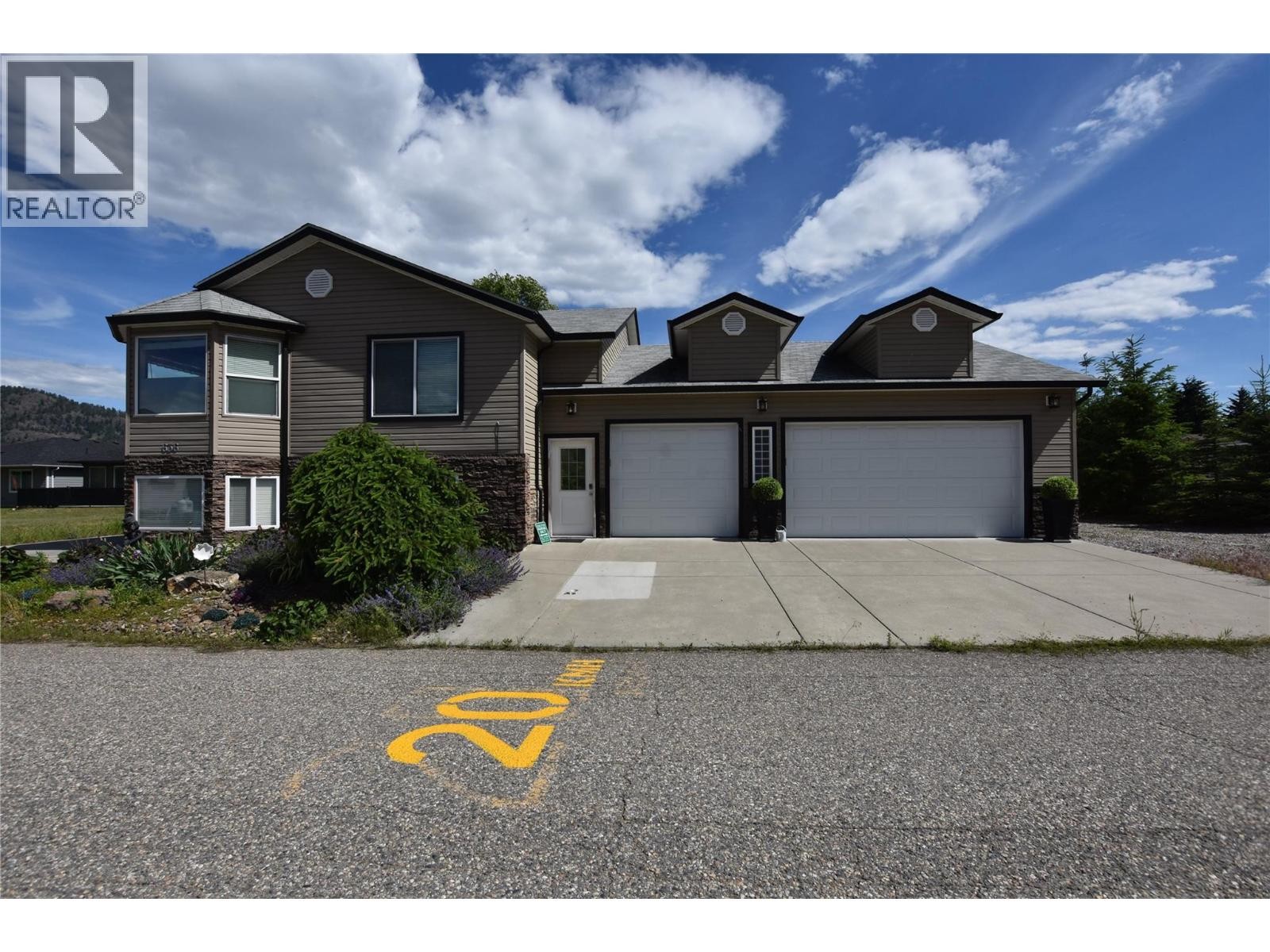 












635 636 Osprey Avenue

,
Vernon,




British Columbia
V1H2A1

